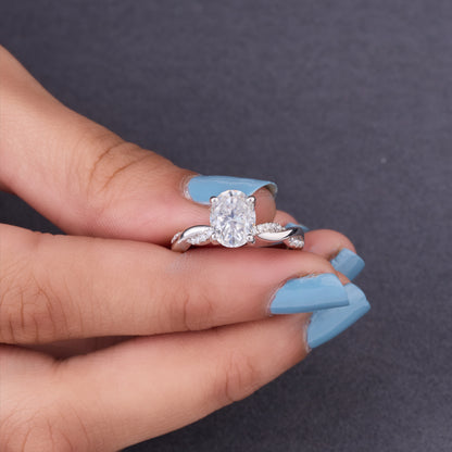 Oval Cut Moissanite Twisted Ring