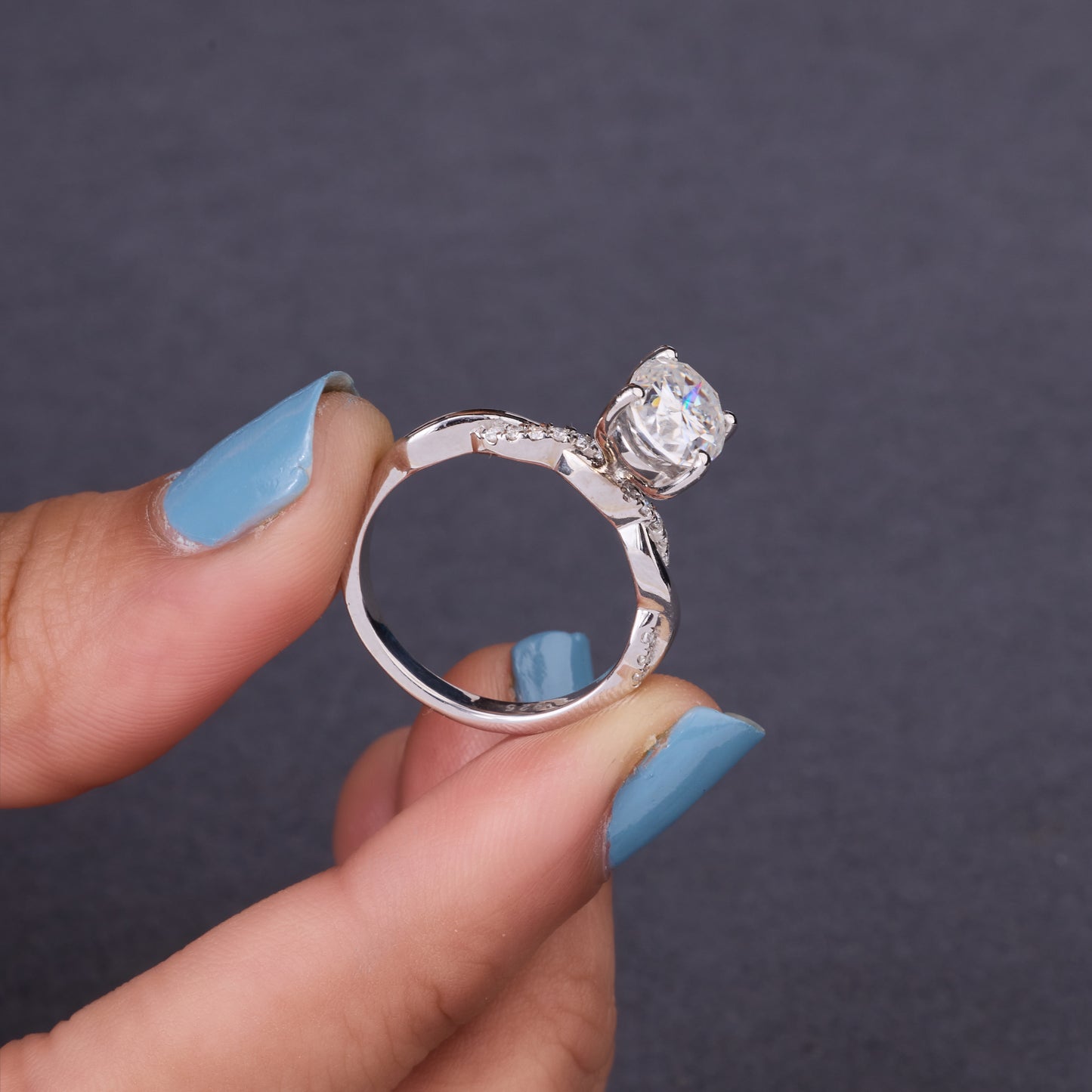 Oval Cut Moissanite Twisted Ring