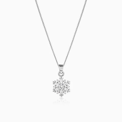 Sparkling Snowflake Pendant in 925 Silver