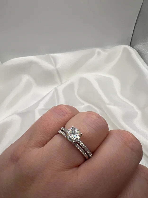 1 Carat Round Moissanite Engagement Ring Set