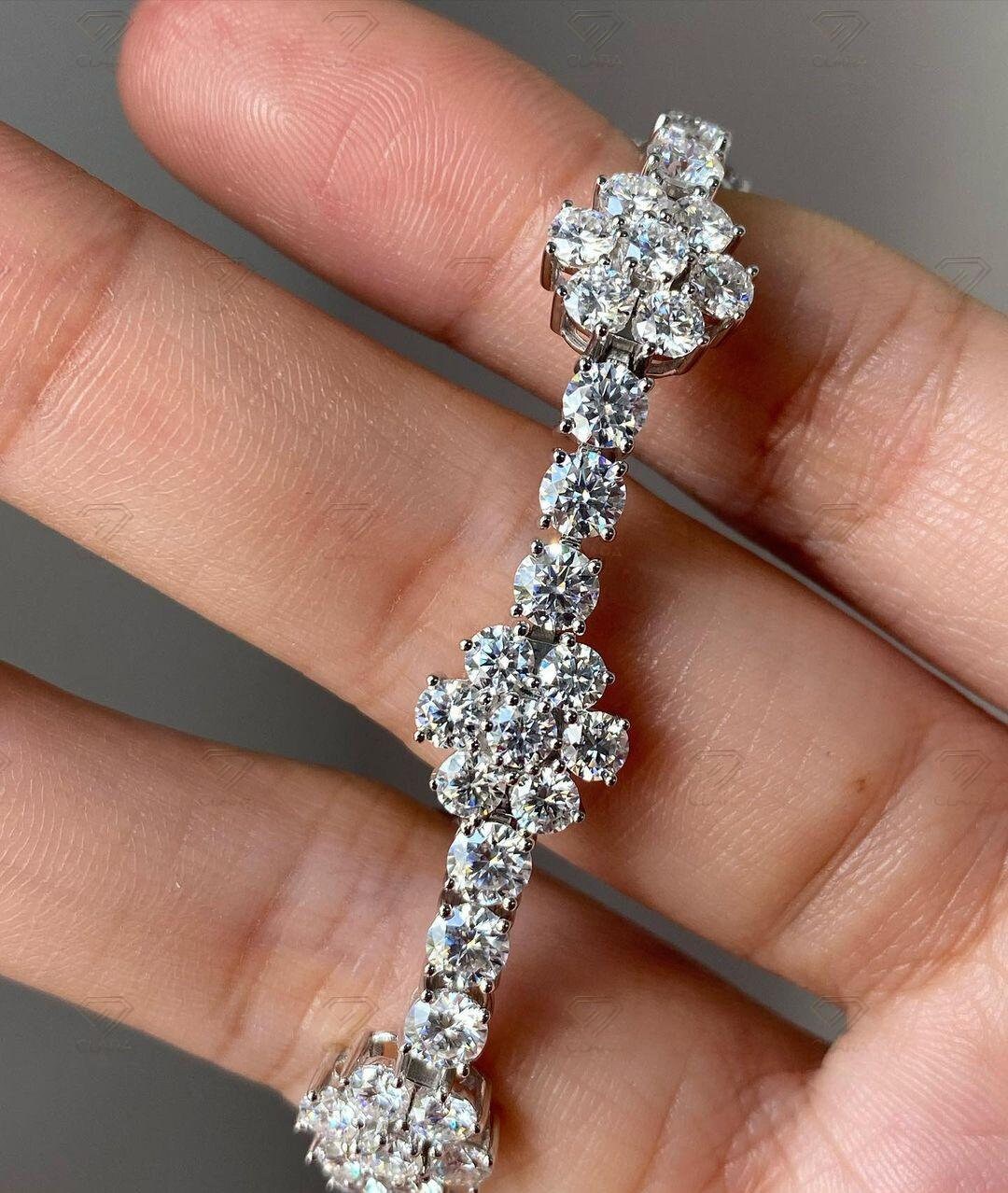 Moissanite Tennis Bracelet Diamond Alternative Luxury Jewelry Wedding Accessory Round Cut Elegant Piece Marquise Stone Gold Bridal Gift