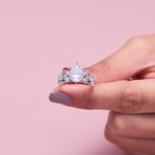 Vintage Pear Cut Engagement Ring Set, Floral Diamond Halo Ring, Unique Bridal Set, White Gold Promise Ring, Art Deco Inspired Wedding Ring