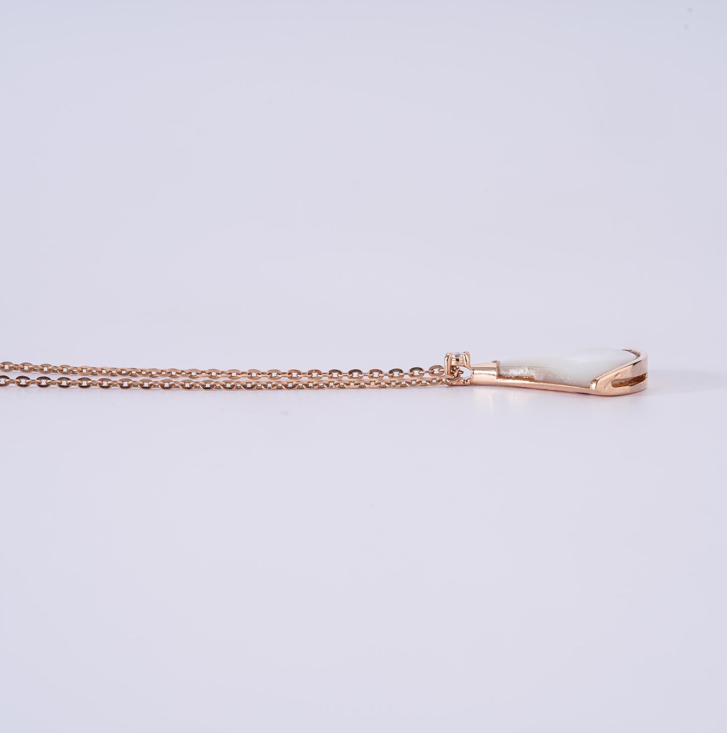Minimalist MOP Pendant Necklace, Gold Chain Necklace, White Shell Pendant, Dainty Everyday Jewelry, Bridesmaid Gift, Elegant Gift for Her